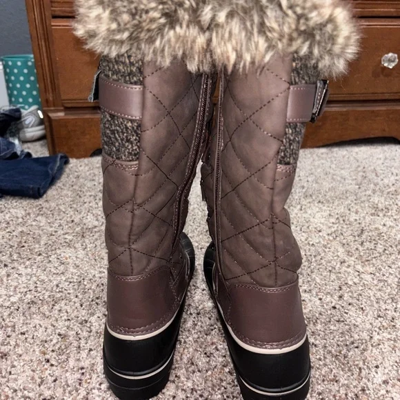 Dream Pairs Brown and Black Winter Boots - Picture 3 of 7